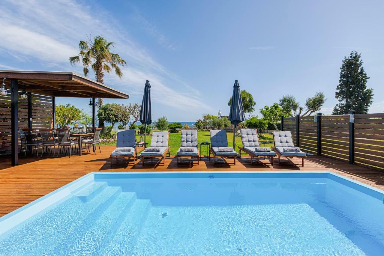 Nastazia Luxury Beach House Lalyssos Eksteriør billede
