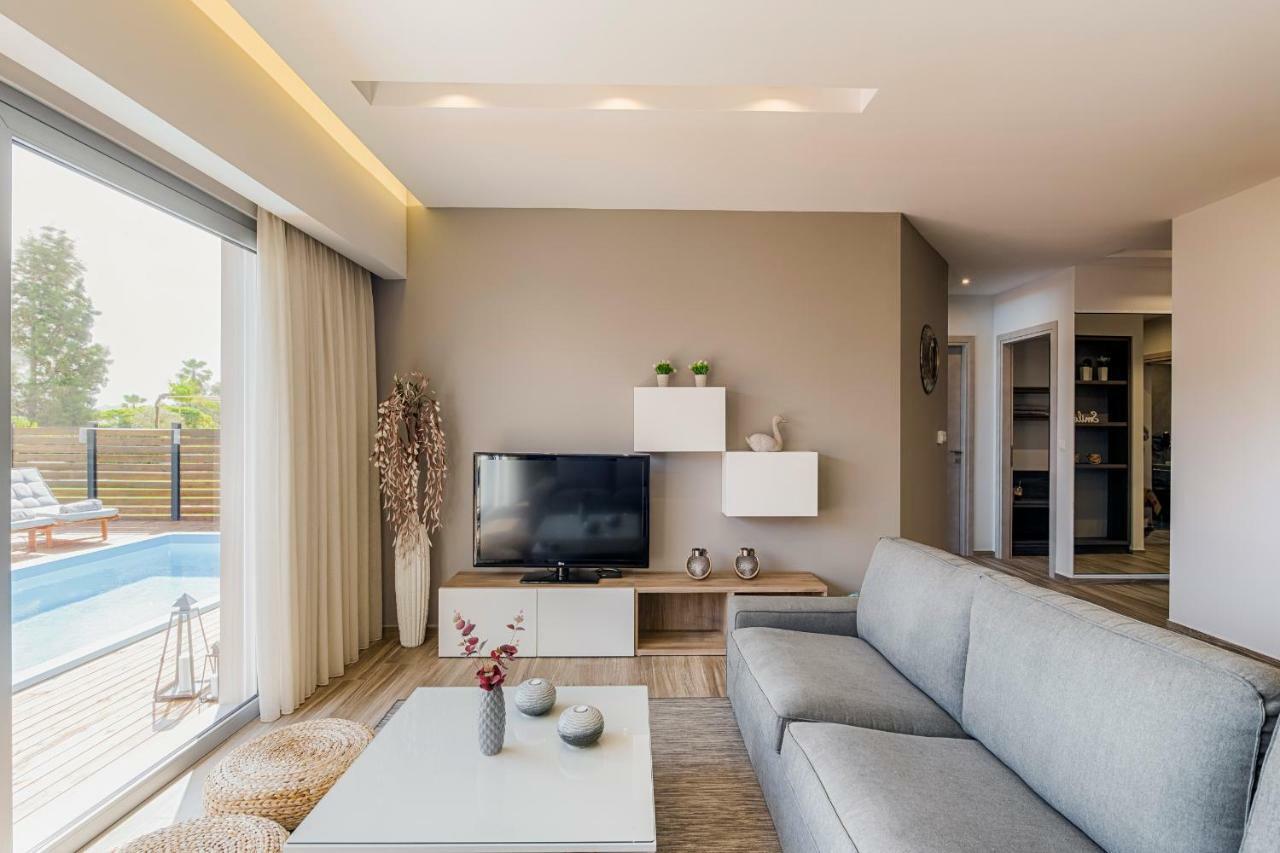 Nastazia Luxury Beach House Lalyssos Eksteriør billede