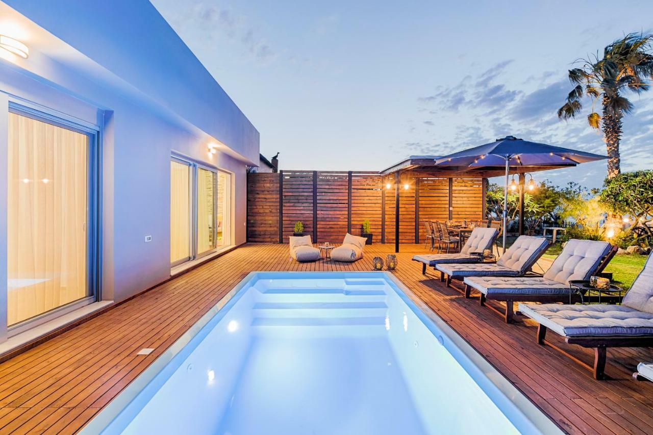 Nastazia Luxury Beach House Lalyssos Eksteriør billede