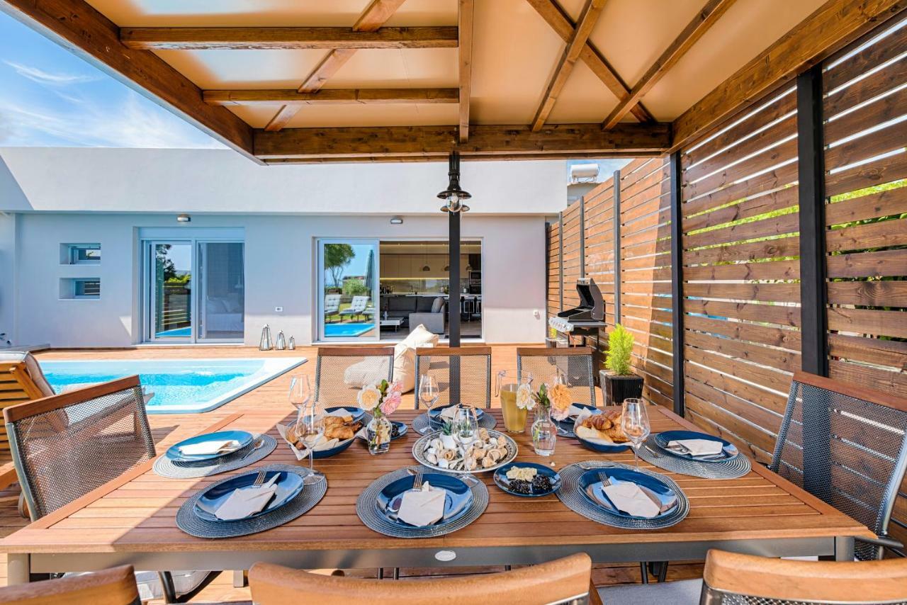 Nastazia Luxury Beach House Lalyssos Eksteriør billede
